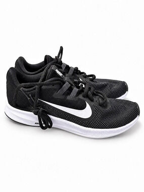 Nike Revolution 5 Athletic Shoes Black & White US 7
